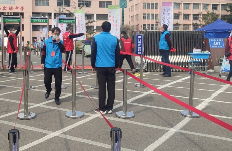 抖圈测温安检门助力校院开学企业复工